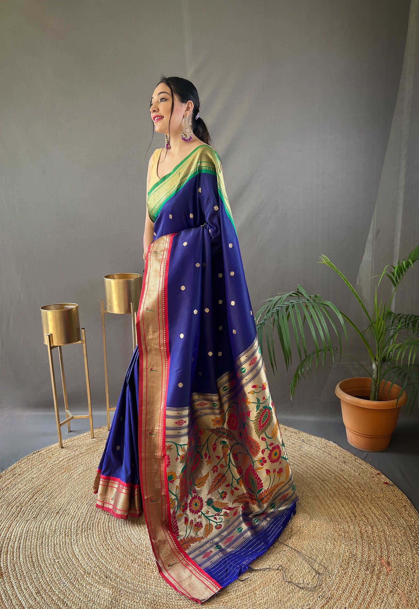 Women Woven Blue Saree with Contrast Border