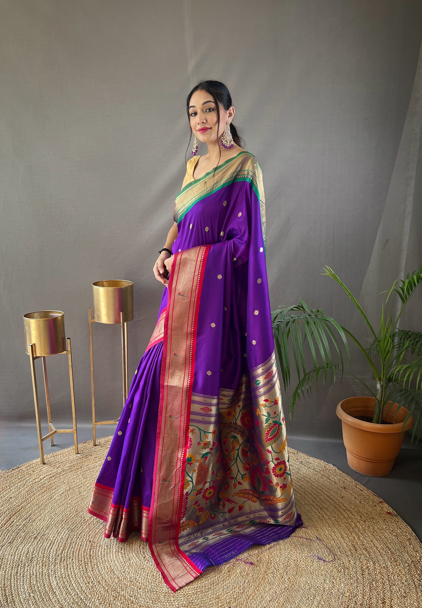 Women Woven Purple Saree with Contrast Border