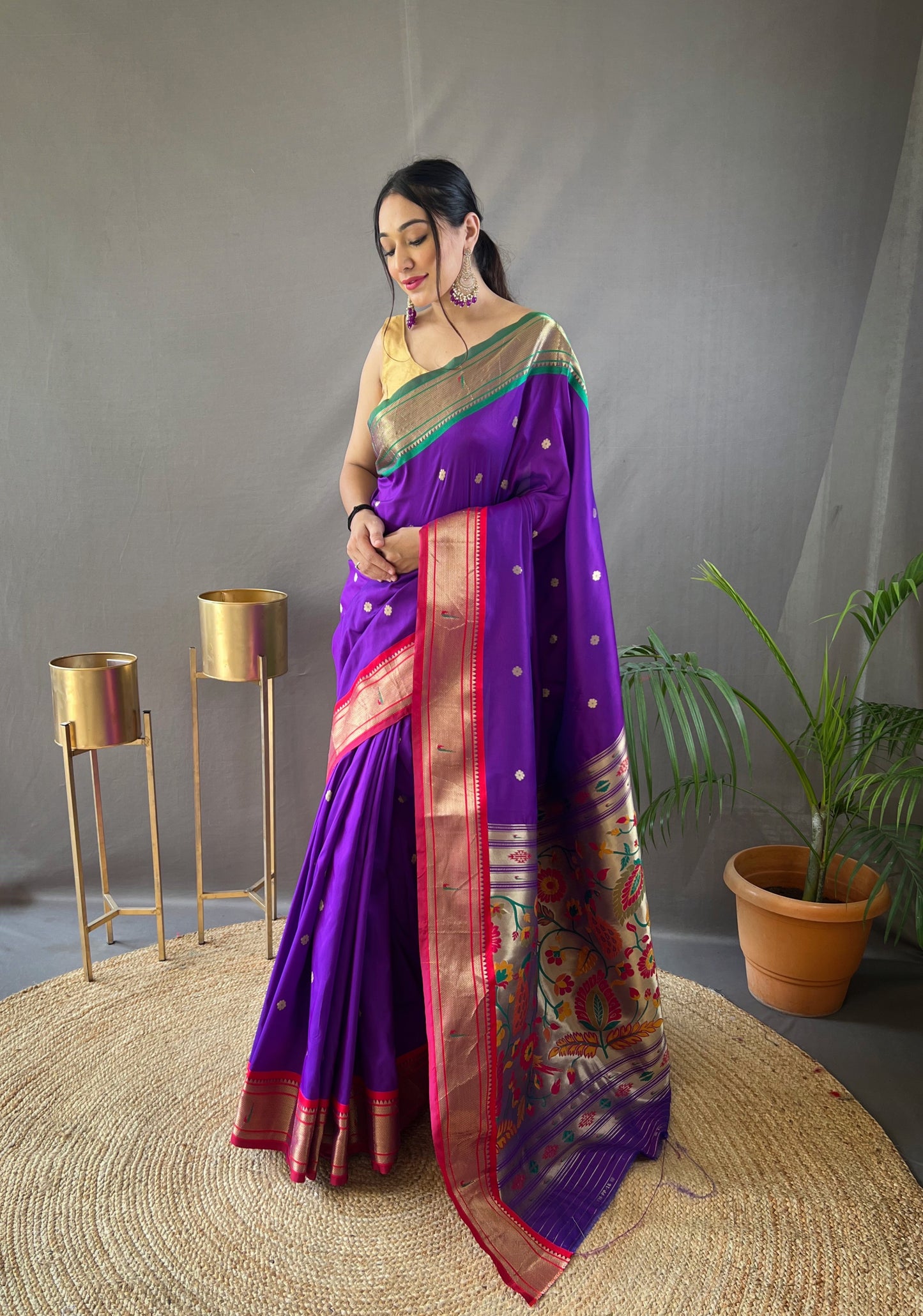 Women Woven Purple Saree with Contrast Border