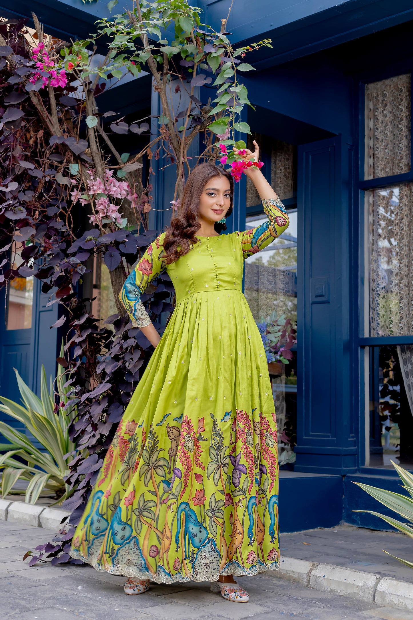 Elegant Green Silk Blend Gown with Crepe Lining