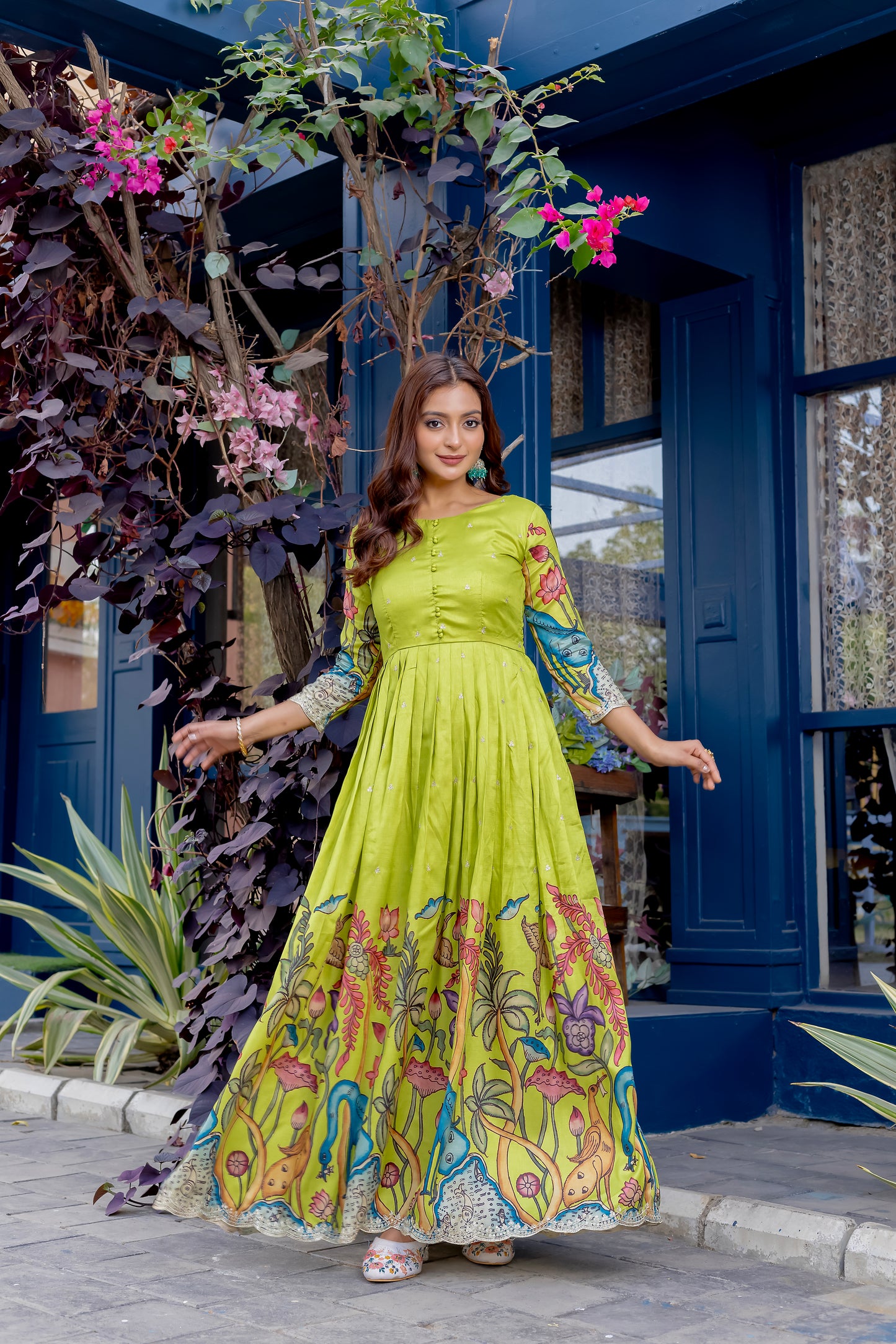 Elegant Green Silk Blend Gown with Crepe Lining