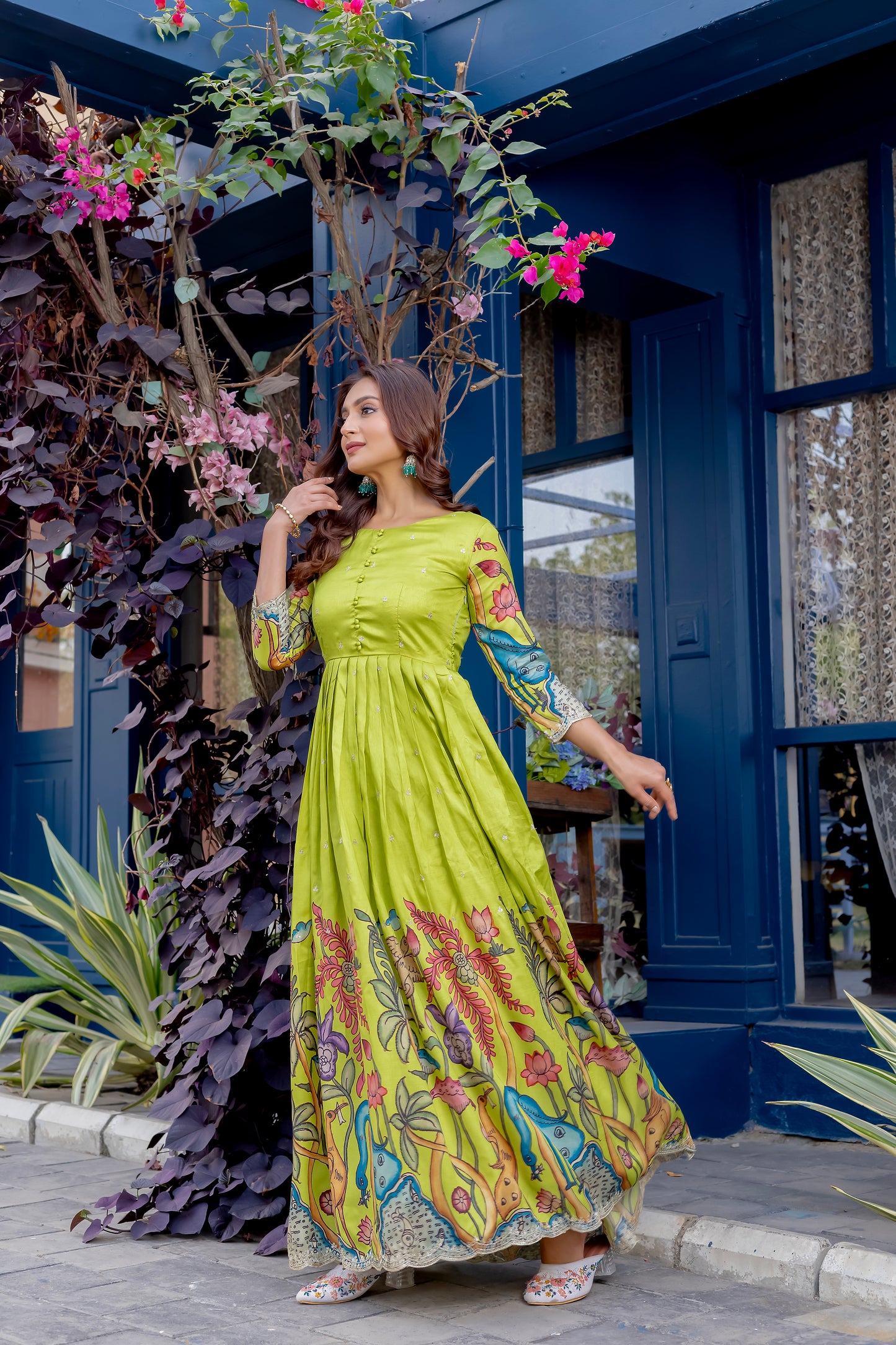 Elegant Green Silk Blend Gown with Crepe Lining