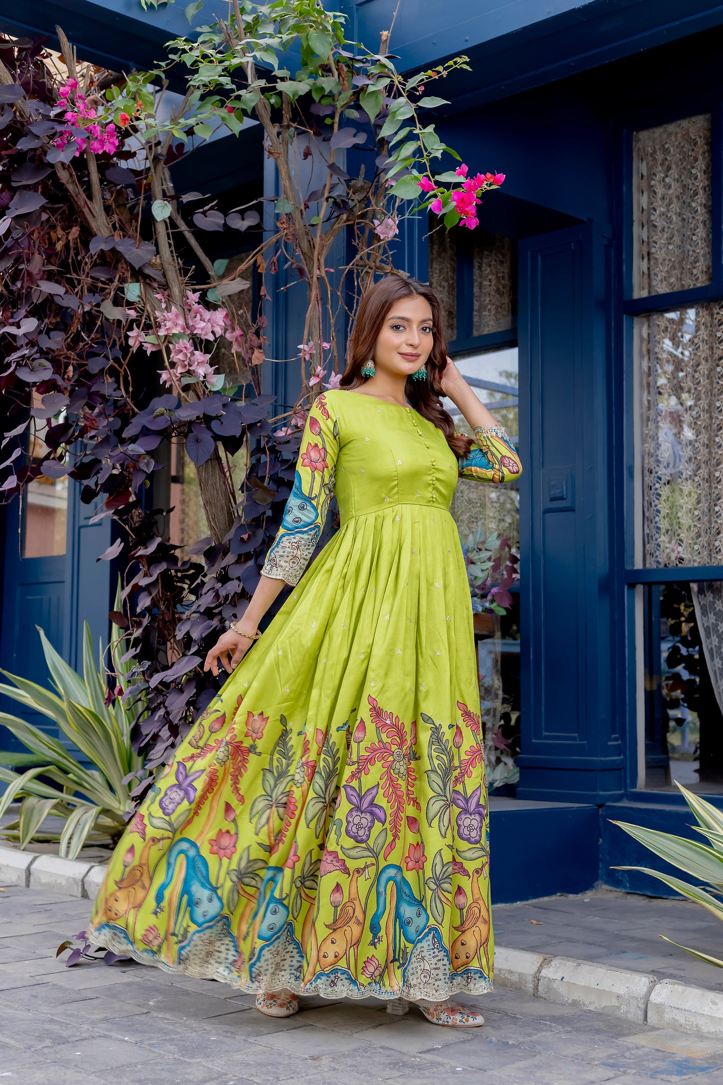 Elegant Green Silk Blend Gown with Crepe Lining