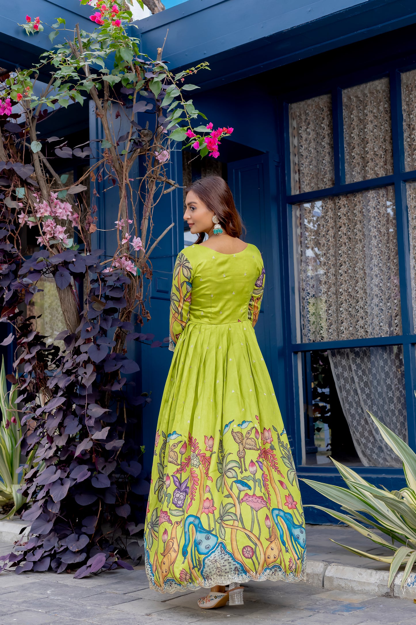 Elegant Green Silk Blend Gown with Crepe Lining