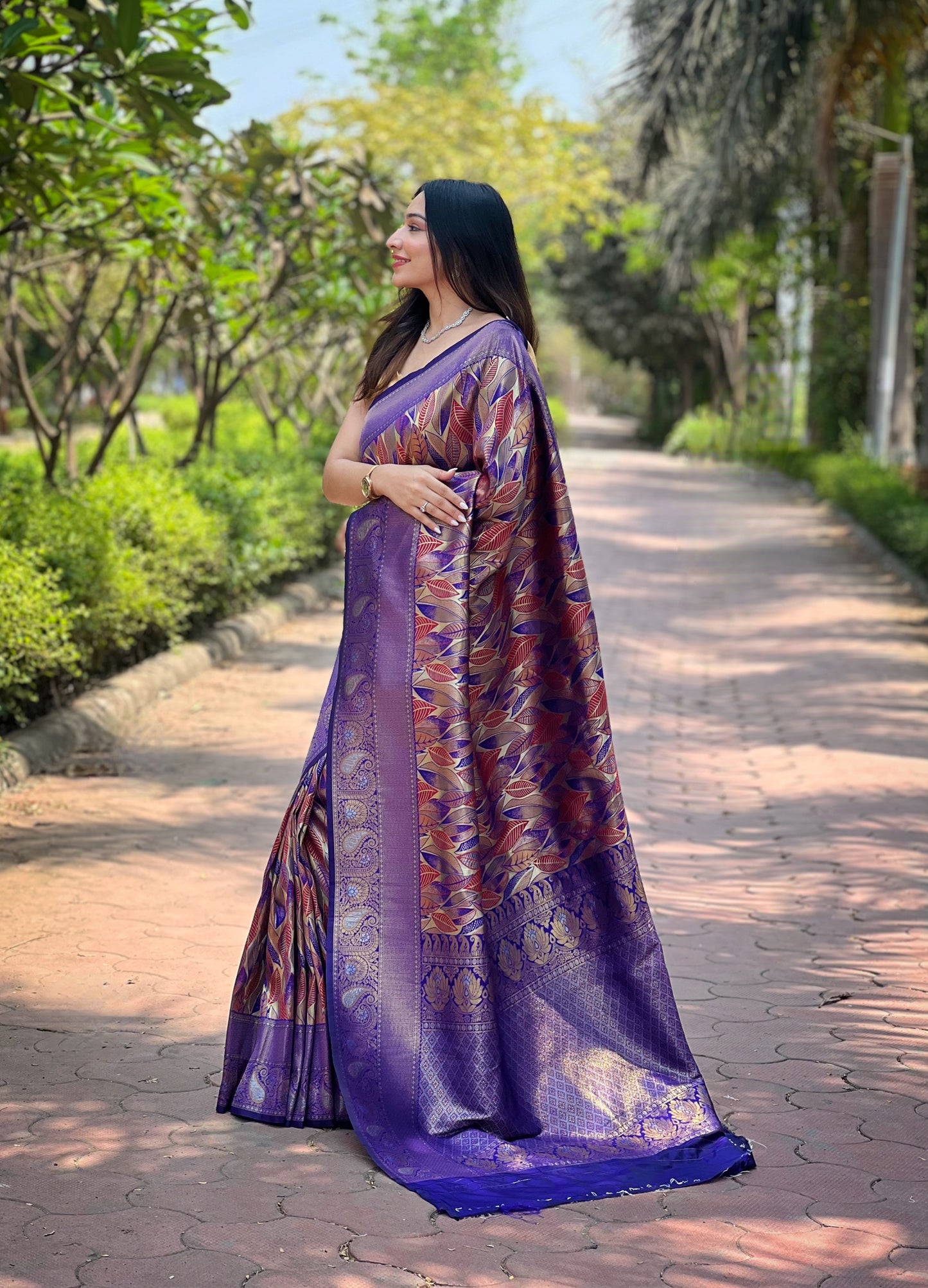 Violet Purple Silk Weaving Traditional Saree