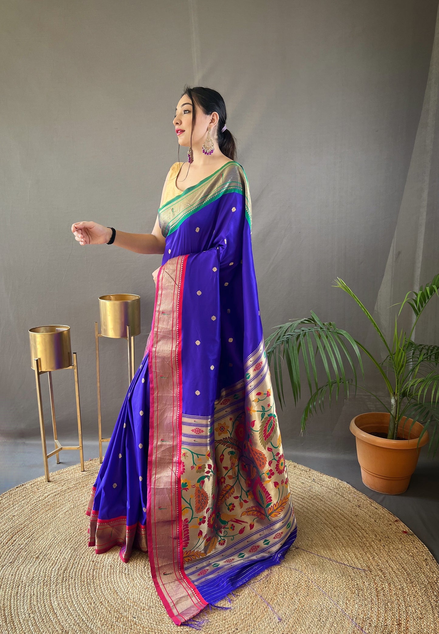 Women Woven Royal Blue Saree with Contrast Border