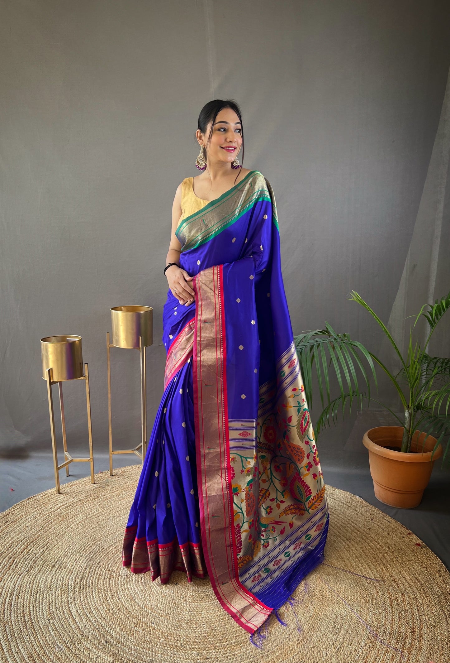 Women Woven Royal Blue Saree with Contrast Border