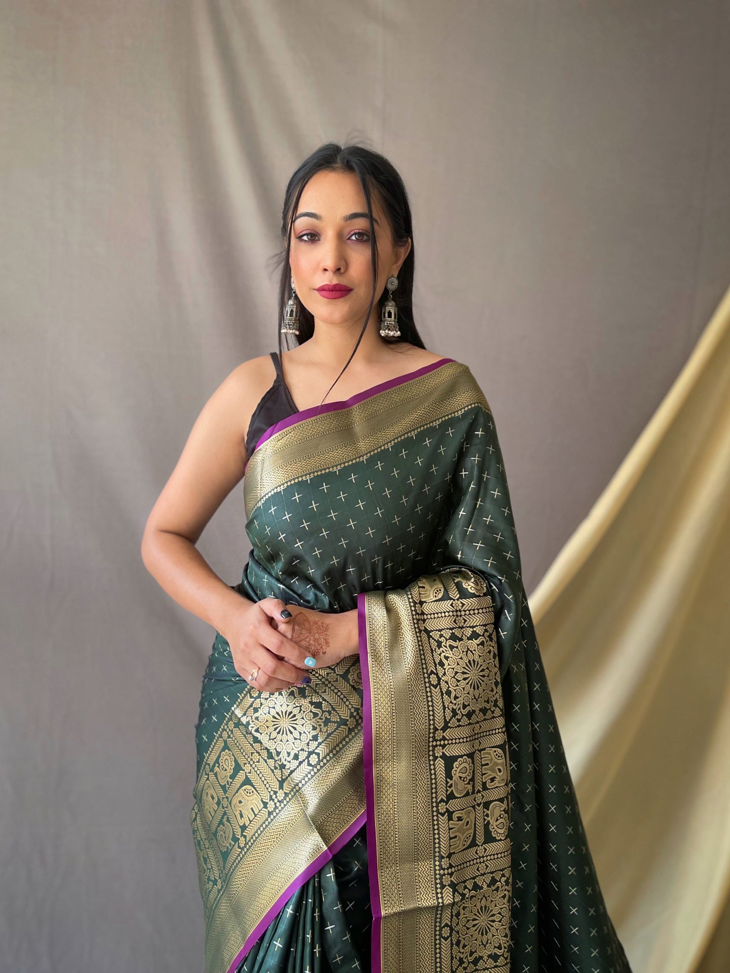 Bottle Green Woven Saree with Contrast Border