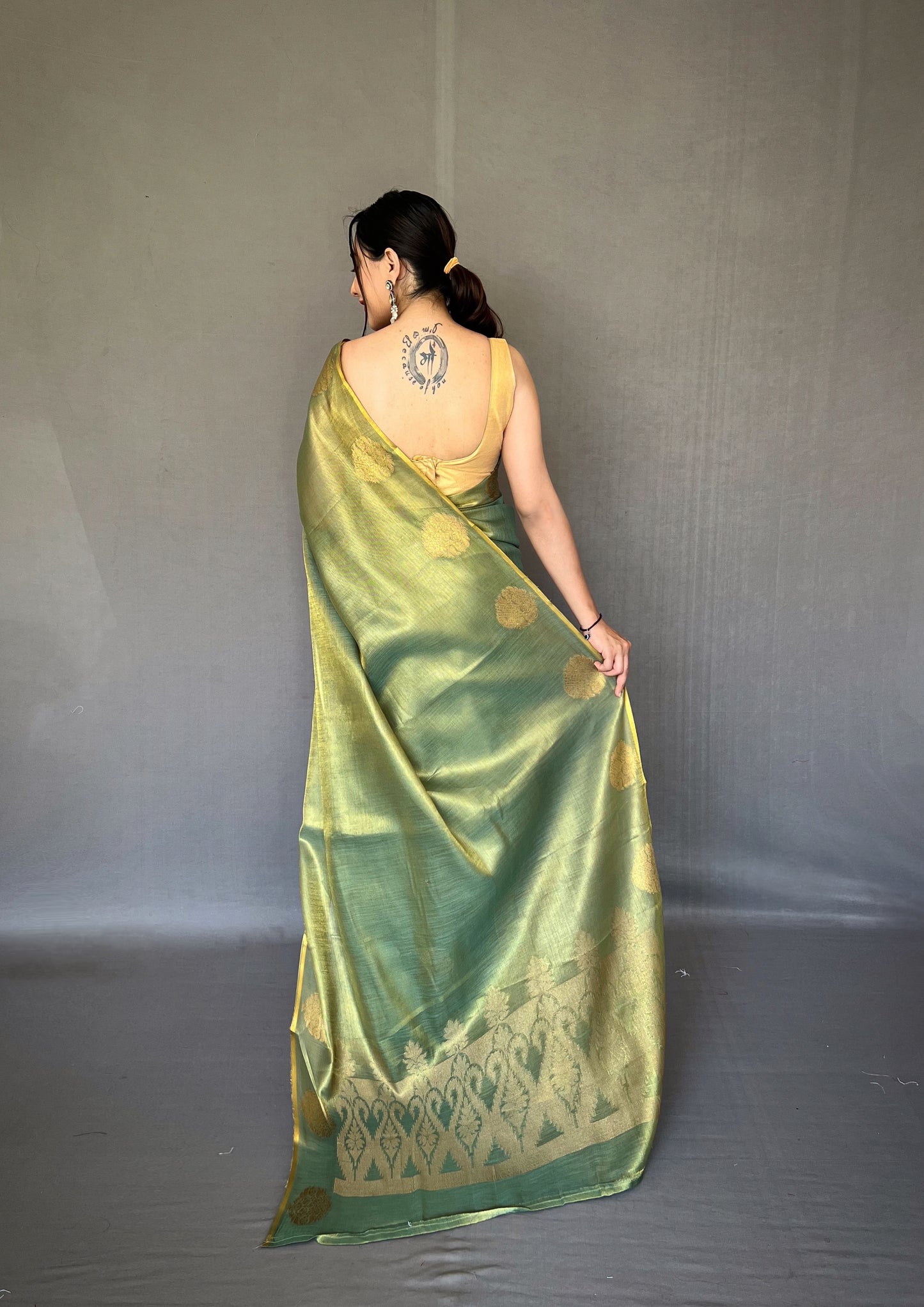 Green & Gold-Toned Woven Design Zari Tissue Saree