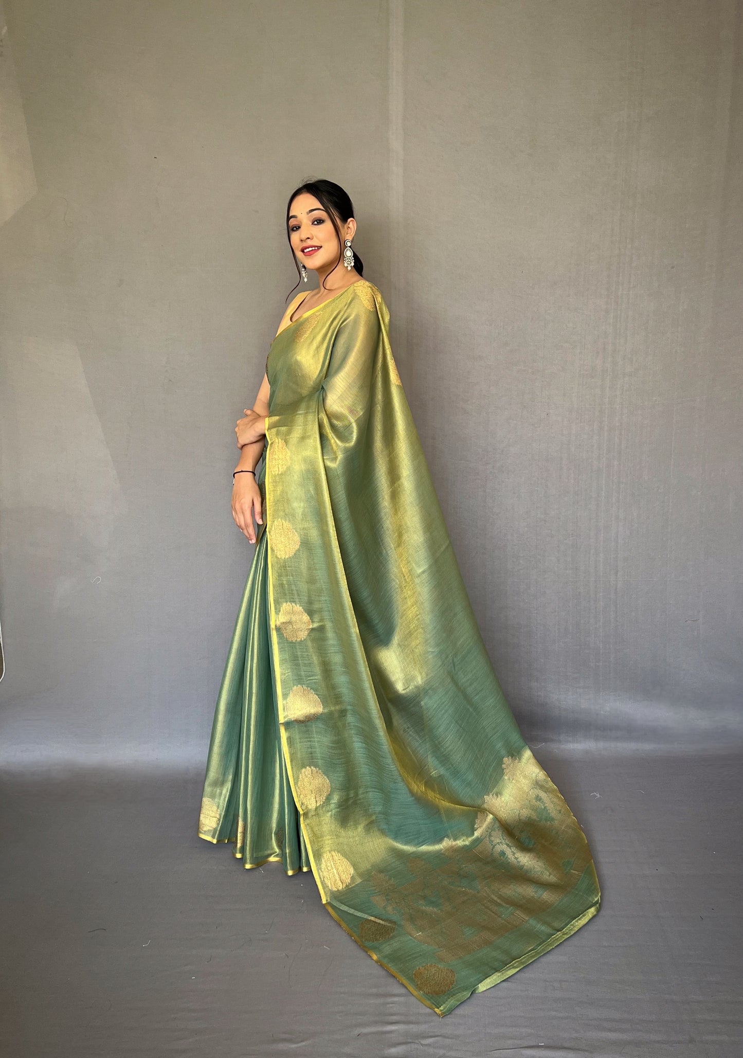 Green & Gold-Toned Woven Design Zari Tissue Saree