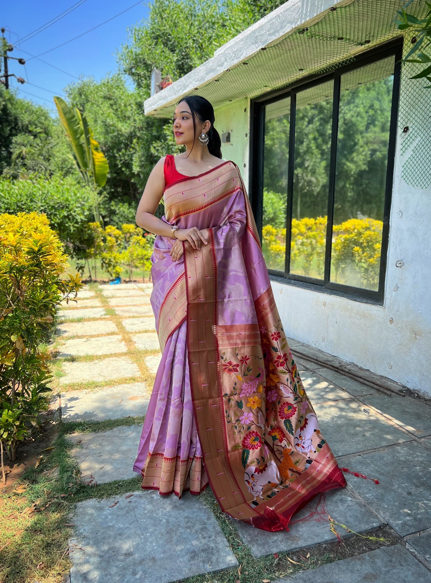 Lavender Weaved Zari Traditional Paithani Silk Saree