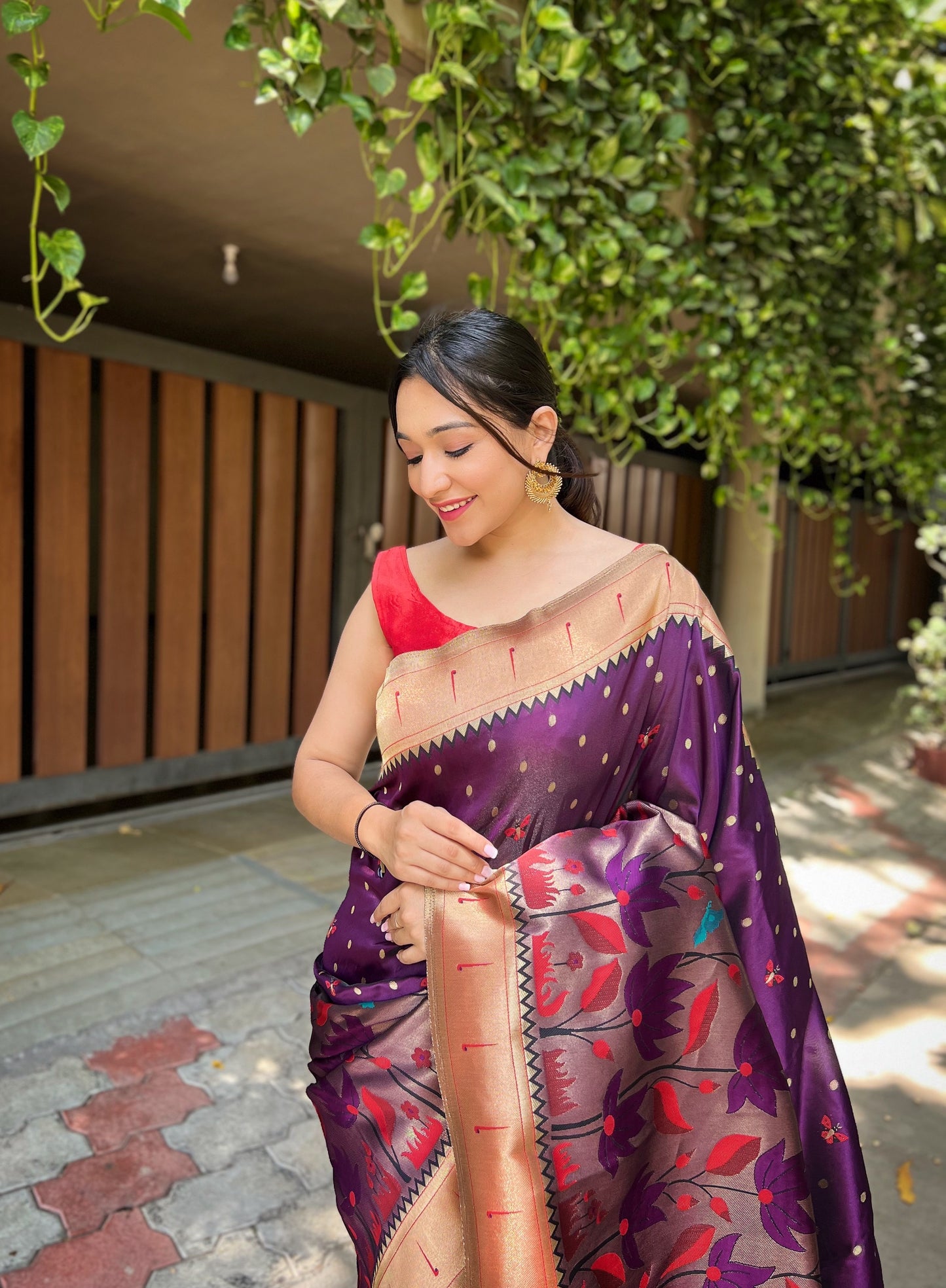 Magenta Purple Zari Woven Patola Silk Saree Set