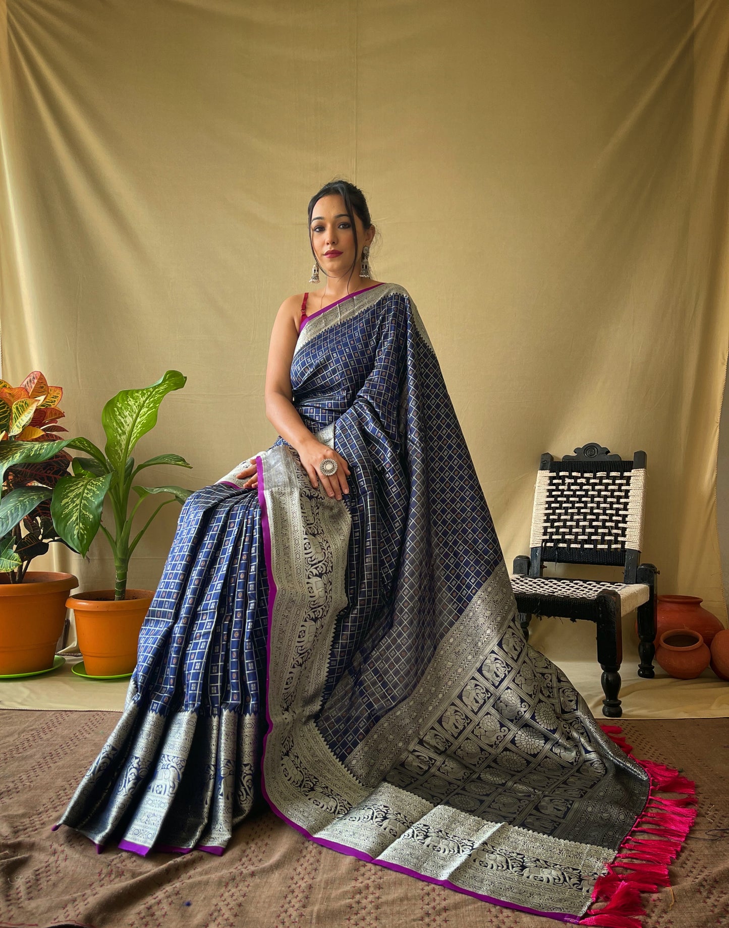 Navy Blue Soft Litchi Silk Khicha Checks Saree