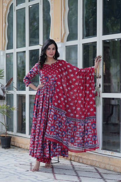 Pure Cotton Pink Suit Set with Fancy Round Neck – Elegant Everyday Wear