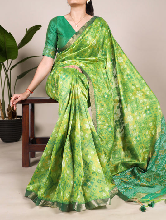 Parrot Green Patola Love Jacquard Silk Saree with Zari Weaving Work & Unstitched Blouse