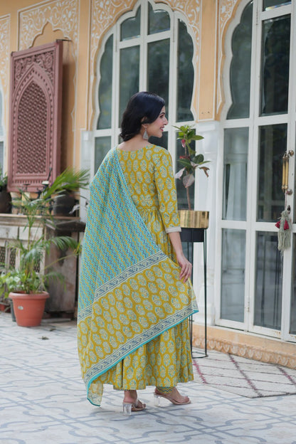 Pure Cotton Green Kurta Set with Fancy V Neck and Adjustable Waist Bottom
