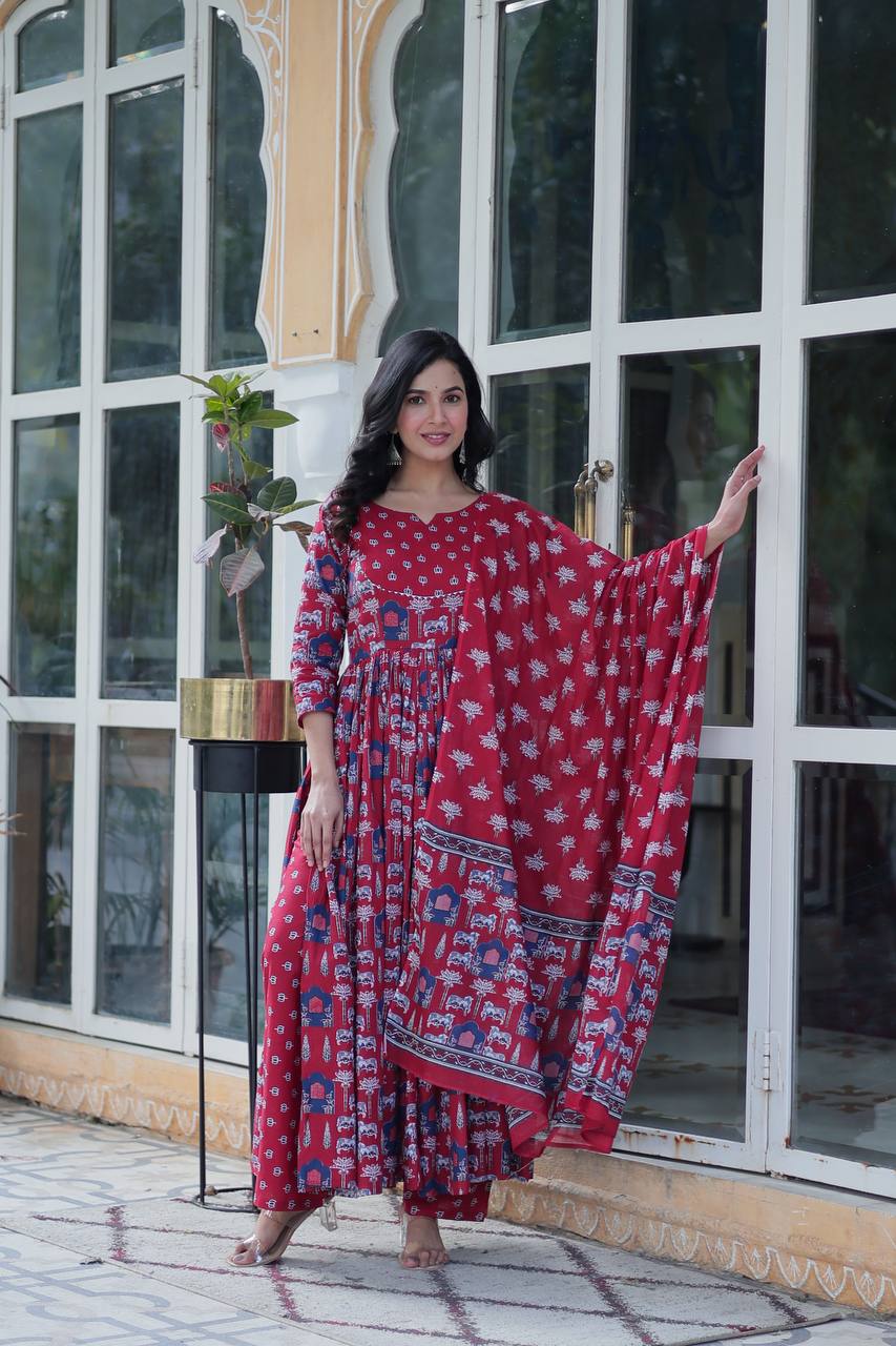 Pure Cotton Pink Suit Set with Fancy Round Neck – Elegant Everyday Wear