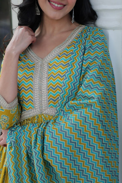 Pure Cotton Green Kurta Set with Fancy V Neck and Adjustable Waist Bottom