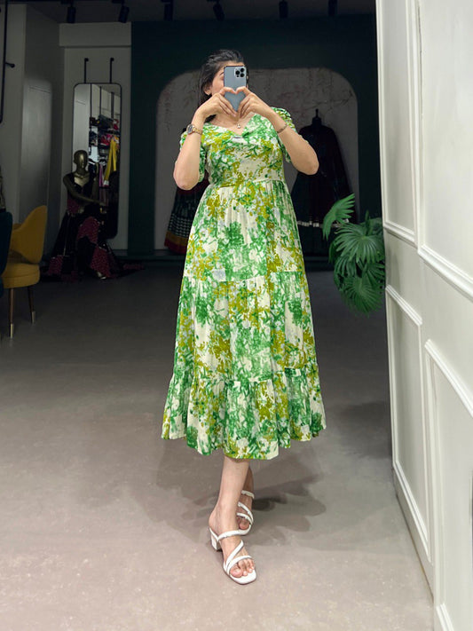 Parrot Green Floral Print Sweetheart Midi Dress with Puff Sleeves