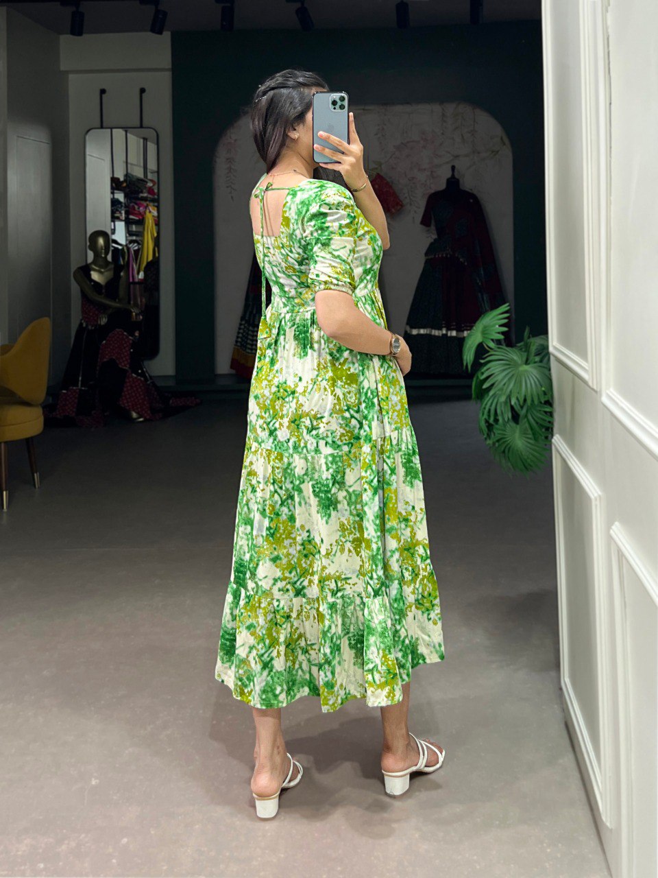 Parrot Green Floral Print Sweetheart Midi Dress with Puff Sleeves