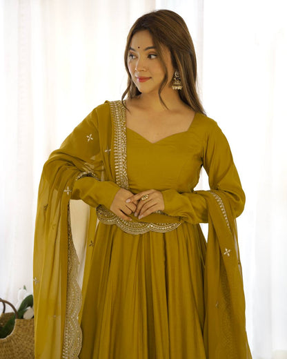 Elegant 16 Kali Romansilk Chanderi Mustrad Yellow Anarkali Set with Embroidery Dupatta