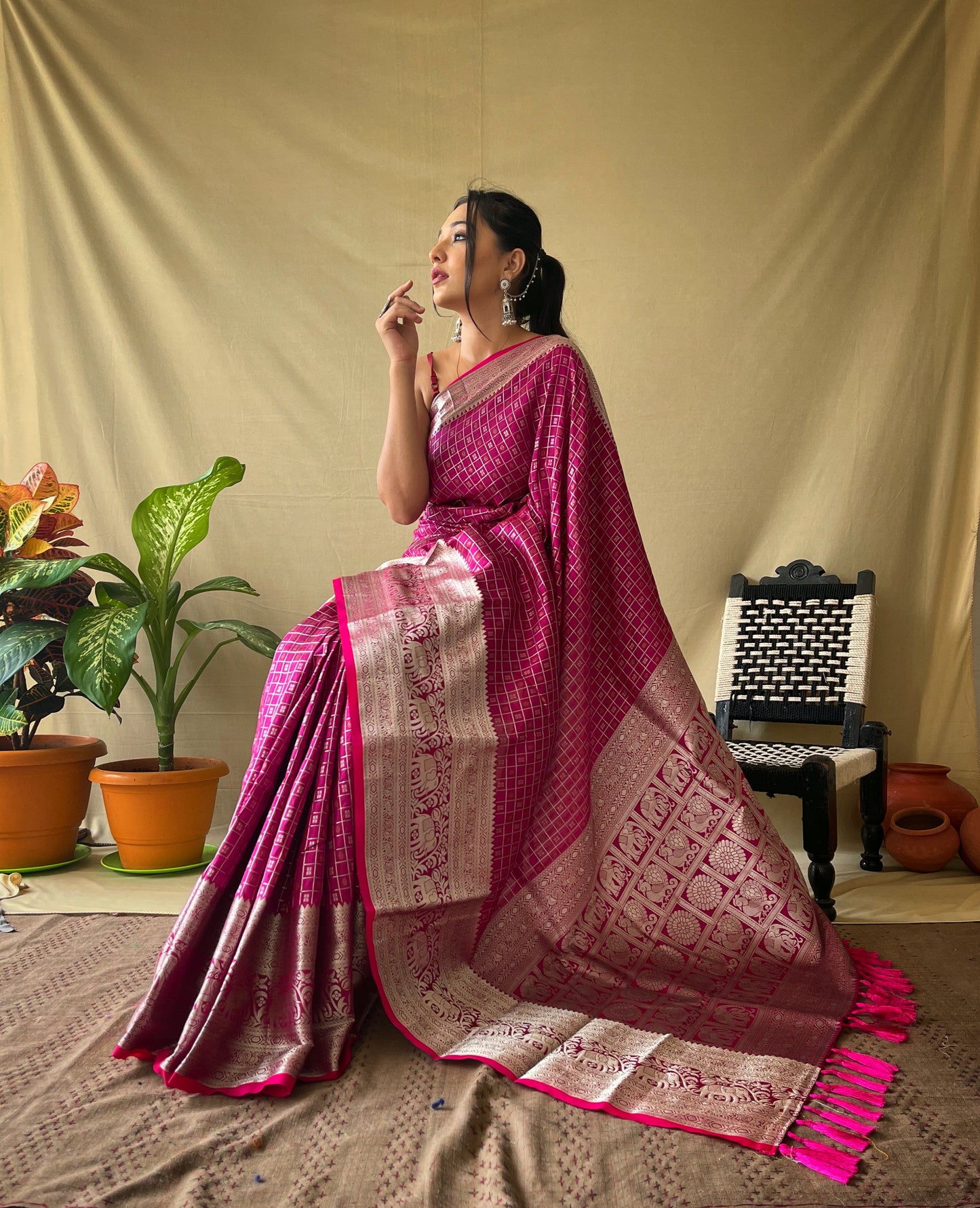 Pink Soft Litchi Silk Khicha Checks Saree