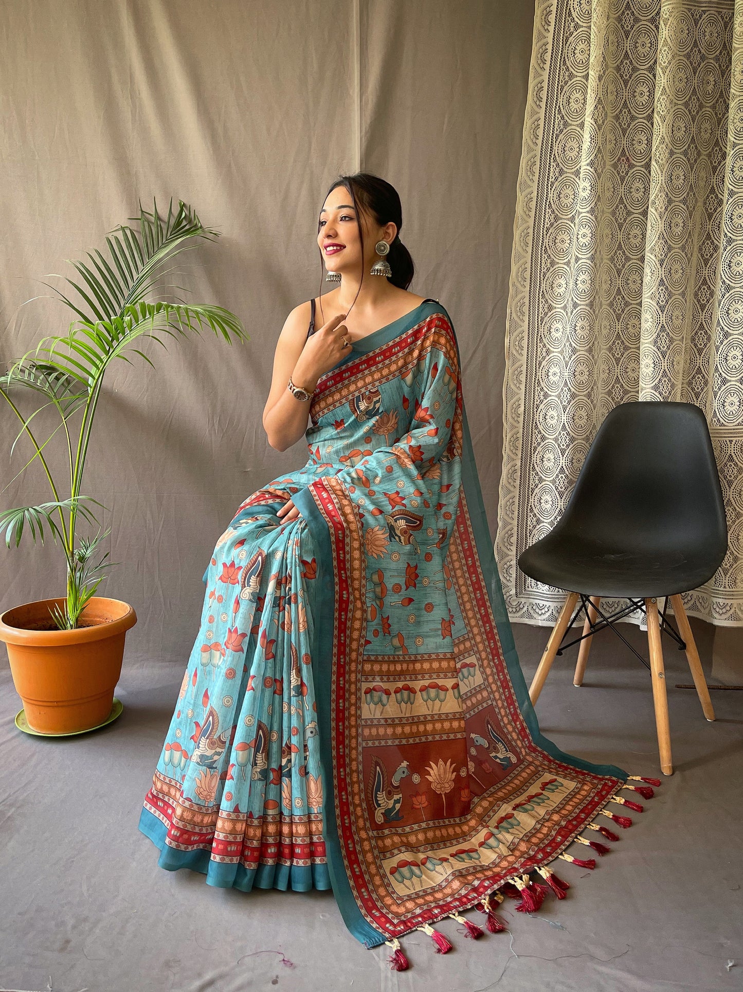 Fairytale Rama Green  Kalamkari Printed Saree With Adorable Blouse Piece